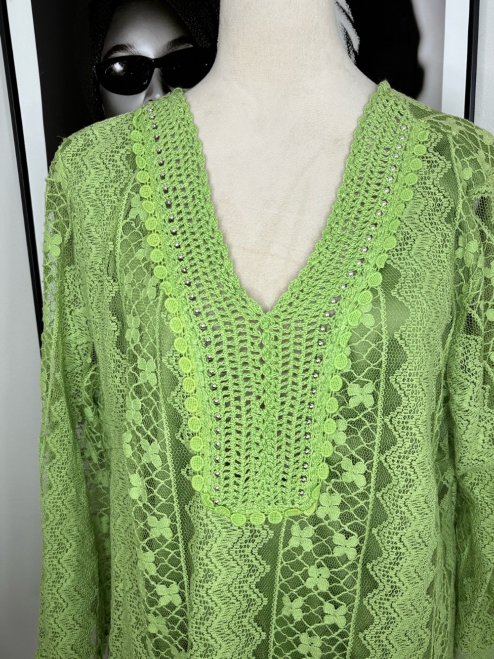 Grace Lime Green Crochet Lace V-Neck Tunic - Picture 4 of 4